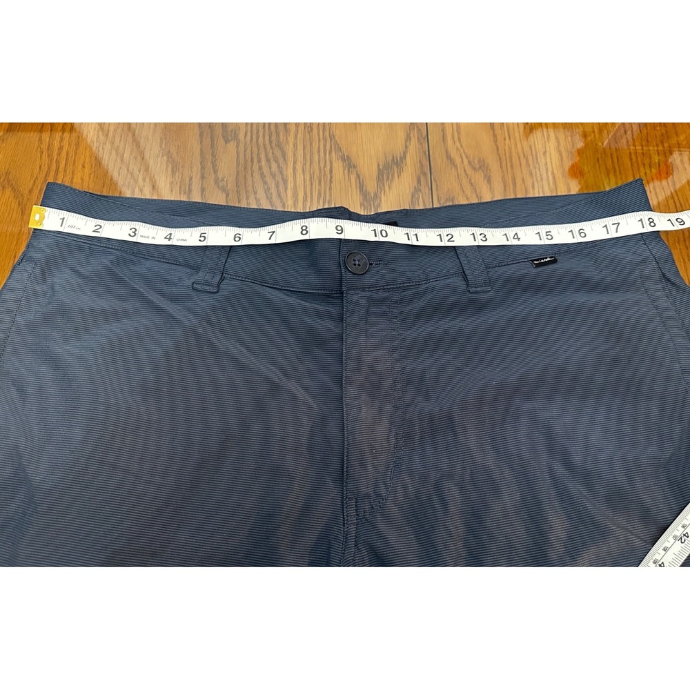TravisMathew Mens Golf Shorts Navy Blue Striped Stretch Size 36 Performance - Picture 4 of 9